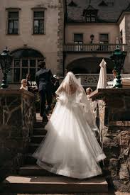 Lea Julian Schloss Tremsbuttel Castle Wedding In Germany By Wertvoll Fotografie Castle Wedding Wedding Weekend Wedding Dresses