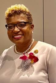 Ernestine Kelly's Instagram, Twitter & Facebook