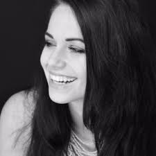 Débora Esteves Email & Phone Number