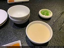 ➥ 台中西區。屋馬燒肉料亭 每次經過台中，屋馬燒肉都是滿滿的人潮。 更別說假日想吃，光光排隊就不知道要等多久了。 所以排定休假日跟朋友一同前往屋馬燒肉料亭，去試試口味。 é£Ÿè¨˜ å°ä¸­2020 å±‹é¦¬ç‡'è‚‰åœ‹å®‰åº—ä¸­éƒ¨æ—…éŠå¿…åƒäººæ°£åº— é›žæ¹¯å–åˆ°é£½ ç²¾ç·»å¥½è‚‰ä¸è¸©é›· æŽå¤§äººéŠè¨˜ ç—žå®¢é‚¦
