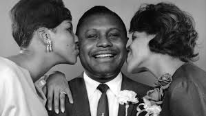 Aretha Franklin dies at 76, transformed American music