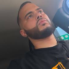 Anyone in this group looking for 1 x VIP 20 years of dbstf tickets ? Dm me.  €90 including name change fee