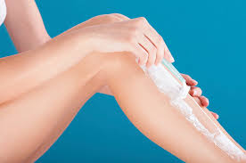 A simple common wart or a flat genital wart may resemble a reaction to an ingrown hair, as both are small bumps with an irregular surface that may be itchy. Say Goodbye To Ingrown Hairs Beautylish