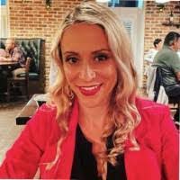 Stephanie Hurlbut's Instagram, Twitter & Facebook