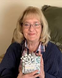 Rae Browning's Instagram, Twitter & Facebook