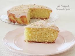 Il semolino viene spesso utilizzato come base per preparare sfiziosi dessert che sapranno conquistare soprattutto i più piccolo in alternativa se desideri preparare un semolino dolce light puoi sostituire lo zucchero con il dolcificante e il burro con l'olio extravergine di oliva. Torta Di Semolino Con Mascarpone Torte Cibo Idee Alimentari