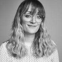 Kate Simpson's Instagram, Twitter & Facebook