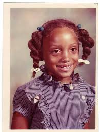 Can anyone edit this family photo to make my mom smile?