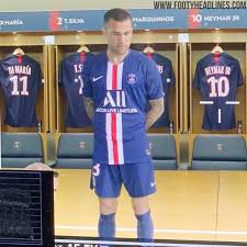 1 x marquinhos 5 (马尔基尼奥斯 5) official special chinese name and number printing. Psg Home Kit 18 19 Dls
