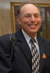 Noted lawyer Ray Thomas opposes bill that would mandate rear bike lights