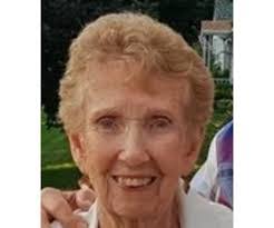 Crystal Flannery's Instagram, Twitter & Facebook