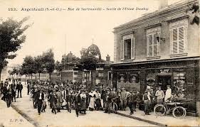 Avenue Jean Jaures Ex Rue De Sartrouville C Archives Municipales D Argenteuil Jean Jaures 1859 1914 Sartrouville Argenteuil Carte Postale