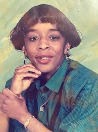 Sonja Carr's Instagram, Twitter & Facebook