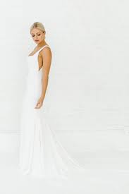 Sydney By Alyssa Kristin Alyssa Kristin Bridal Alyssa Kristin Wedding Dresses 2019 Wedding Dre Sleek Wedding Dress Wedding Dresses Wedding Dresses Unique