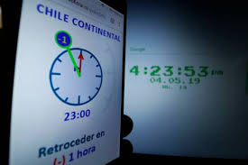 En redes sociales ya comenzó a preguntarse cuándo se cambia la hora en chile, es decir, pasar al horario de verano, a raíz del decreto que ha sido modificado más de una vez y genera dicho cuestionamiento en esta época del año. Cambio De Hora En Chile 2021 Cambio De Hora 2021 Cuando Se Cambia Al Horario De Verano Y Se Deja Atras El De Invierno Marca El Cambio Se Producira El