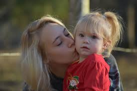 Hi my name is Raven and I'm a self taught beginner. I mostly use my Nikon  d3400 with a 70-300mm lense that I got free with a starter kit. These are  some