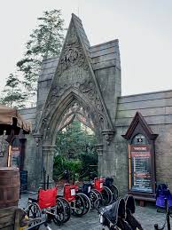 Big groups have to rent a table at the resort for your picnic needs and swimming. Hagrid S Magical Creatures Motorbike Adventure Wikipedia