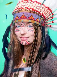 Buzzfeed has breaking news, vital journalism, quizzes, videos, celeb news, tasty food videos, recipes, diy hacks, and all the trending buzz you'll want to share with your. Festival Schminktipps Maskworld Com Indianer Make Up Indianer Schminken Indianer Schminken Kind