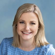 Amanda Luckman's Instagram, Twitter & Facebook