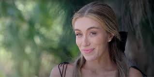 Welcome To Plathville: Veronica Peters' Suspicious Behavior Hints At Hidden  Secret