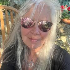 Hello! Can everyone recommend a good naturopath?😀