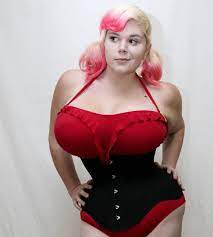 Determined To Look Like Jessica Rabbit This Woman Has Undergone 2 Surgeries  To Bring Her Obsession To Life 
