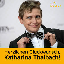 Katharina thalbach hat die rolle schon 1992 am schillertheater gespielt, in einer inszenierung ihres vaters.foto damals wie heute in der rolle des nesthäkchens hase zu sehen: Mdr Kultur Schauspielerin Katharina Thalbach Wird Heute Facebook