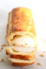 Buche De Chevre En Feuillete Entre La Poire Le Fromage En 2020 Buche De Chevre Feuillete Chevre Alimentation