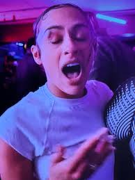 When all's you wanna do is sing the damn song,but now there are too many  damn choices!!!😟💩