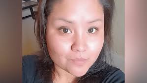 Woman spotted feeding coyotes at Albuquerque park