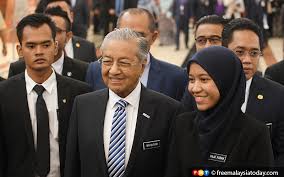 Watch wan hanafi su movies and shows for free on tinyzone. I Owe It All To Mum Dr M Says On Birthday Free Malaysia Today Fmt