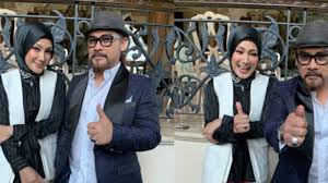 Tapi awie tarik saya ke sembilu dan dan dialah yang meyakinkan datuk yusof haslam. Erra Dilamar Awie Semasa Membuat Persembahan Oh Media