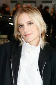 Photo : Marie Papillon, l'ex-compagne d'Angèle, les a rejoints. Marie  Papillon