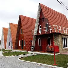 Puluhan rumah penduduk dan dua rumah ibadah di enam desa di kecamatan tehoru, maluku tengah, terdampak data ini didapat setelah tim reaksi cepat bpbd melakukan pendataan di lapangan getaran gempa dirasakan warga pada tiga kabupaten di pulau seram, yakni tehoru, masohi, wahai. Gambar Masbro Village Homestay Warna Warni Jadi Kebanggaan Orang Melaka