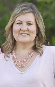 Lauren Oakes's Instagram, Twitter & Facebook