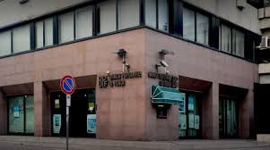 Le mostre e le iniziative ospitate nello spazio espositivo bipielle arte, all'interno del centro direzionale della banca popolare di lodi, progettato da renzo piano. Formia Tentata Rapina Alla Banca Popolare Di Fondi Indagano I Carabinieri