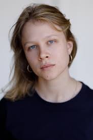 Anna Bachmann's Instagram, Twitter & Facebook