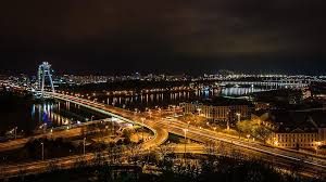 The city of bratislava is the capital of slovakia. Bratislava OraÈ™ Slovacia Pod StradÄƒ Lumini Noapte Iluminat DunÄƒrea Vedere Rau Pikist