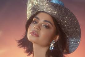 RETOUCHER LISA KOKOTOVA