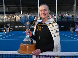 Elina Svitolina vence a Wang Xinyu en Auckland y gana su 19no título de la  WTA – Chicago Tribune