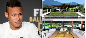 A peek inside neymar's luxury house that he bought earlier in 2016 for $9m in rio de janeiro, brazil. House Tour Get Lost In This World Cup Player S Mansion Unique Blog