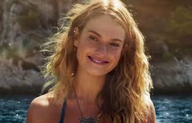 Lily james leben und erste filme. Lily James Vai Interpretar Assaltante De Bancos No Filme Peggy Jo