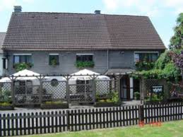 Das hotel höpke befindet sich, ruhig gelegen, mitten im zentrum von bad laer, einem kleinen aber feinen kurort am fuße des teutoburger waldes, im osnabrücker land. Gasthof Pension Zur Hopke Sundern