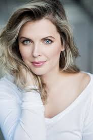 Lise Martin's Instagram, Twitter & Facebook