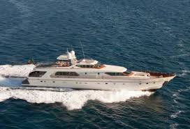Sinto saudades de tudo que marcou a minha vida. Motor Yacht Saudades Cnl Yacht Harbour
