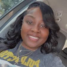 Dot Cox's Instagram, Twitter & Facebook