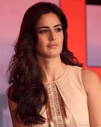 Attractive Long Layered Hairstyle Of Katrina Kaif Katrina Kaif Hairstyles Katrina Kaif Photo Katrina Kaif