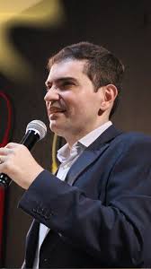 Foi uma honra imensa conhecer Gordon Decker e sua trajetória, o legado  deixado pelos seus pais, Kenny e Rute Decker, que tanto fizeram pela nossa  igreja e marcaram gerações com amor e