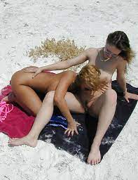 Mutter & Tochter Am Strand Zeigt Nackt Porno-Bilder, Sex Fotos, XXX Bilder  #440071 - PICTOA