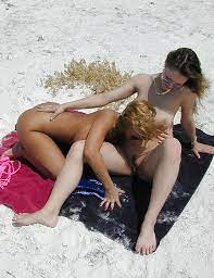 Mutter & Tochter Am Strand Zeigt Nackt Porno-Bilder, Sex Fotos, XXX Bilder  #440071 - PICTOA